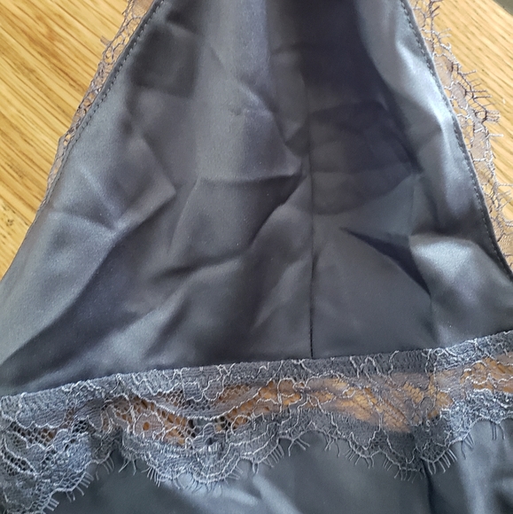 Lingerie Slip - Picture 7 of 7